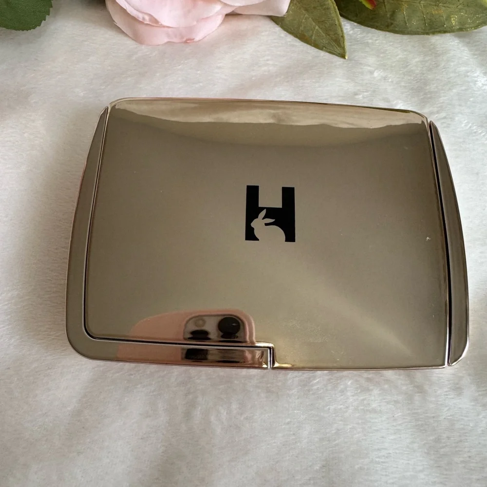 Hourglass Radiant Blush Palette - Pink and Brown Tones - Picture 6 of 7